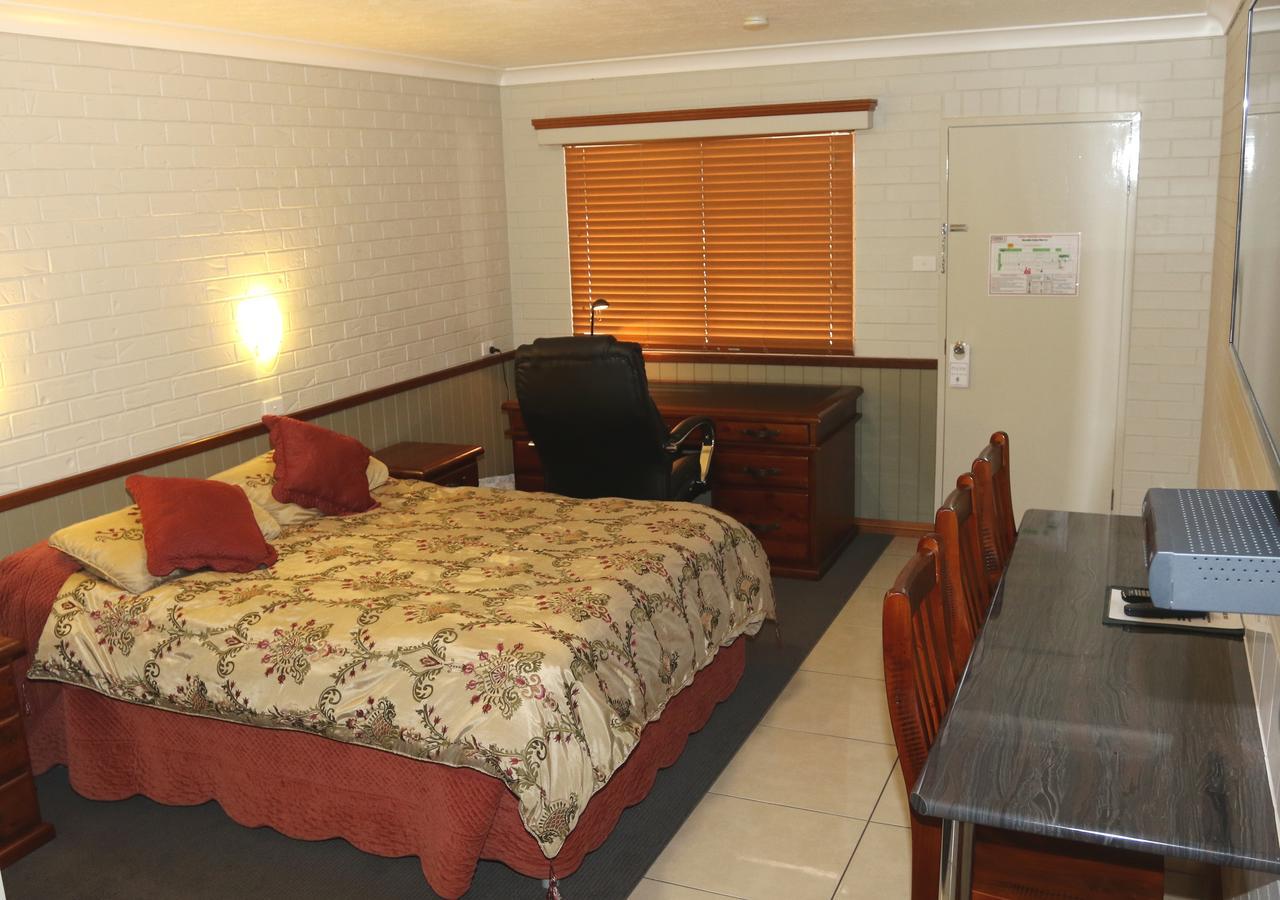 Barcaldine Country Motor Inn Ngoại thất bức ảnh