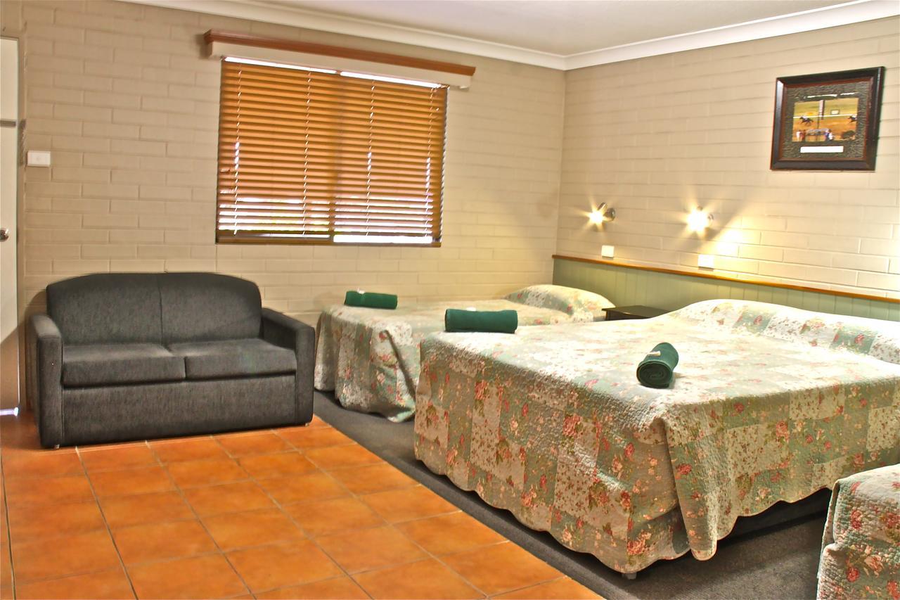 Barcaldine Country Motor Inn Ngoại thất bức ảnh