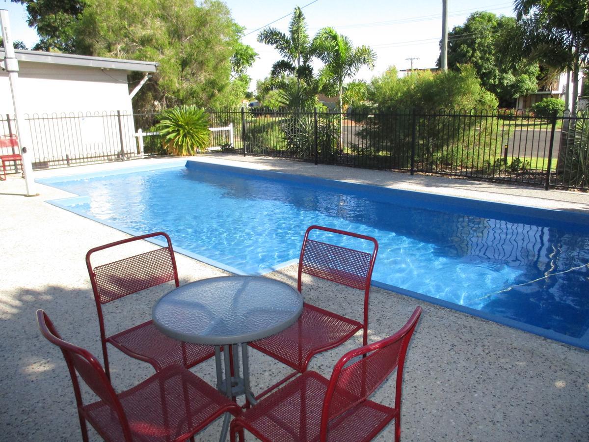 Barcaldine Country Motor Inn Ngoại thất bức ảnh
