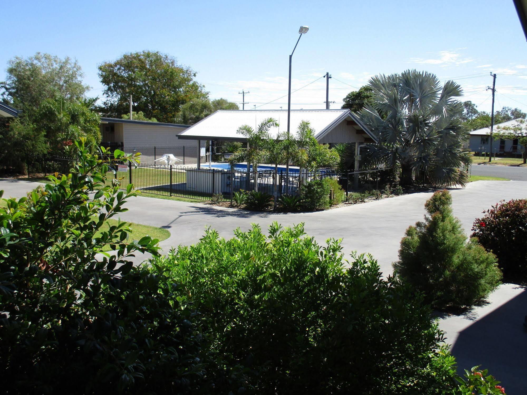 Barcaldine Country Motor Inn Ngoại thất bức ảnh