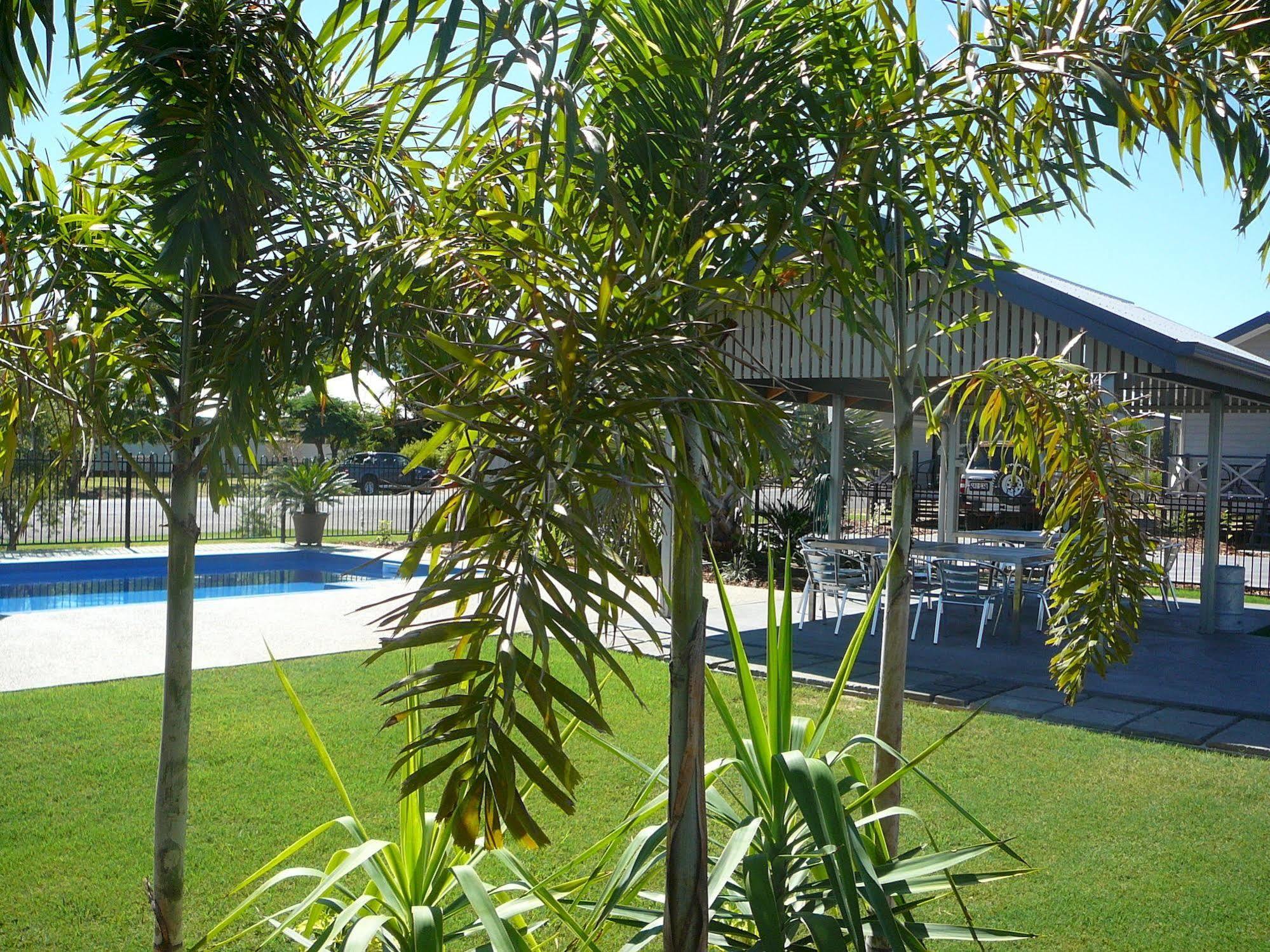 Barcaldine Country Motor Inn Ngoại thất bức ảnh