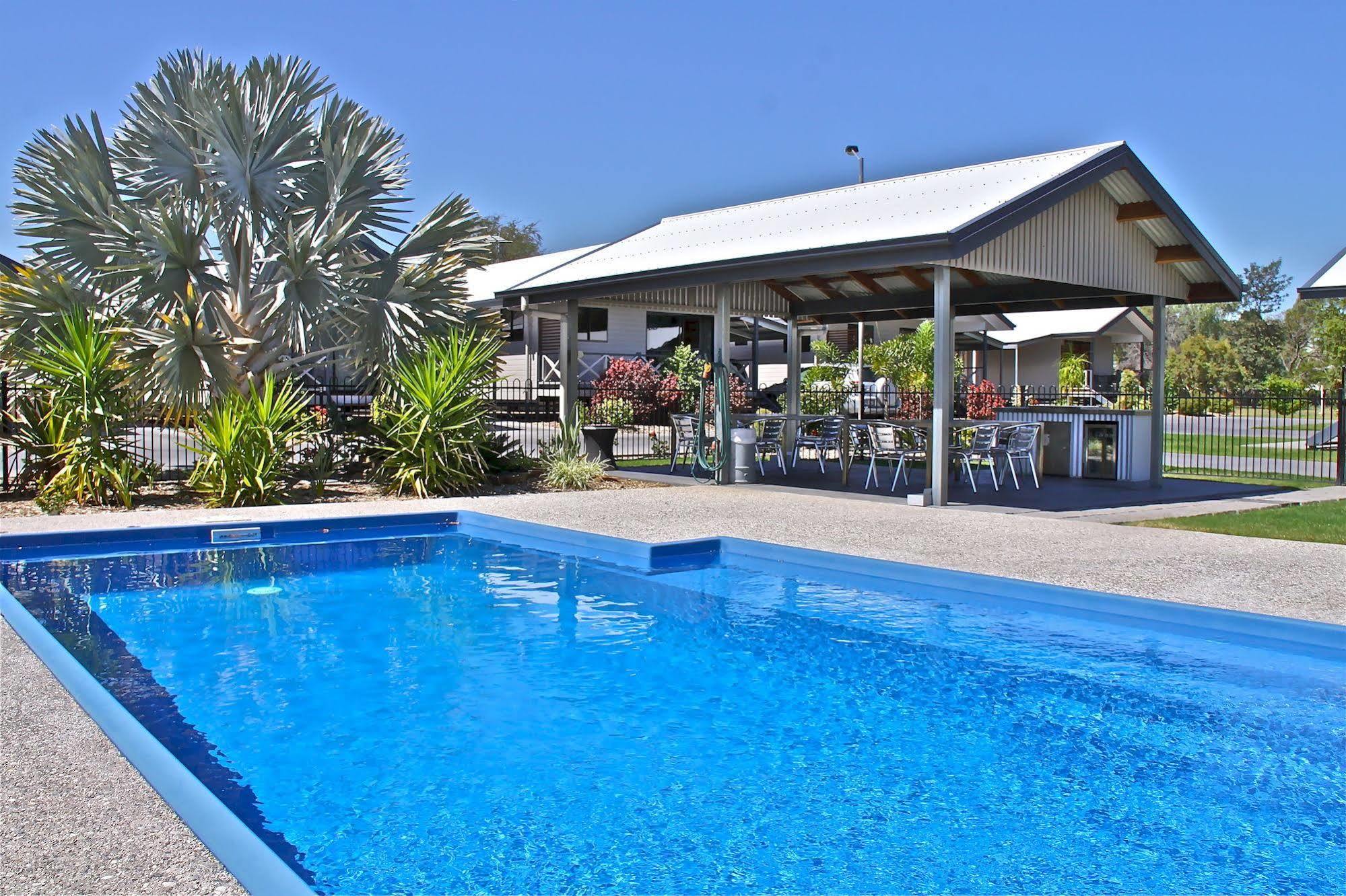 Barcaldine Country Motor Inn Ngoại thất bức ảnh