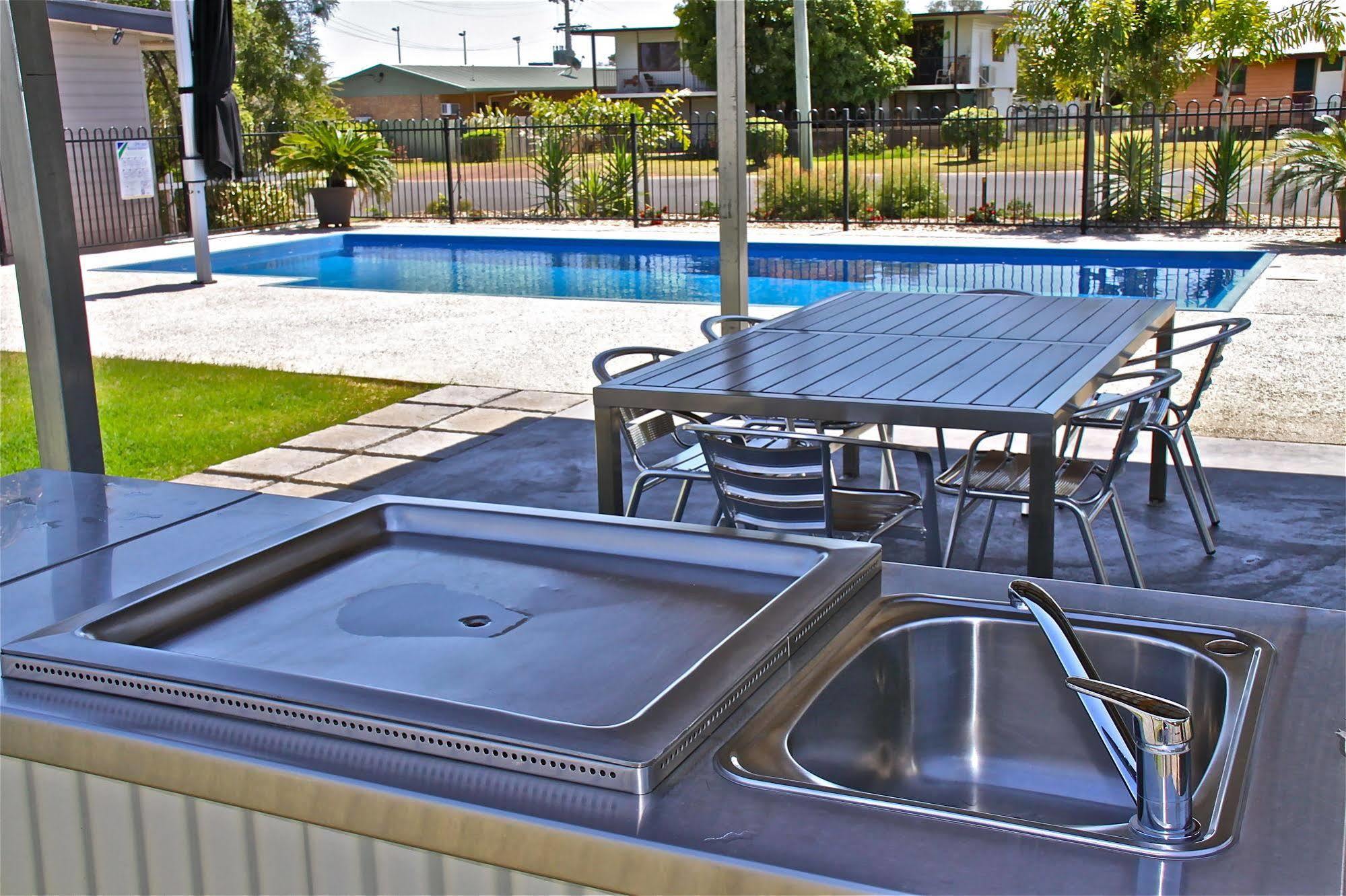 Barcaldine Country Motor Inn Ngoại thất bức ảnh