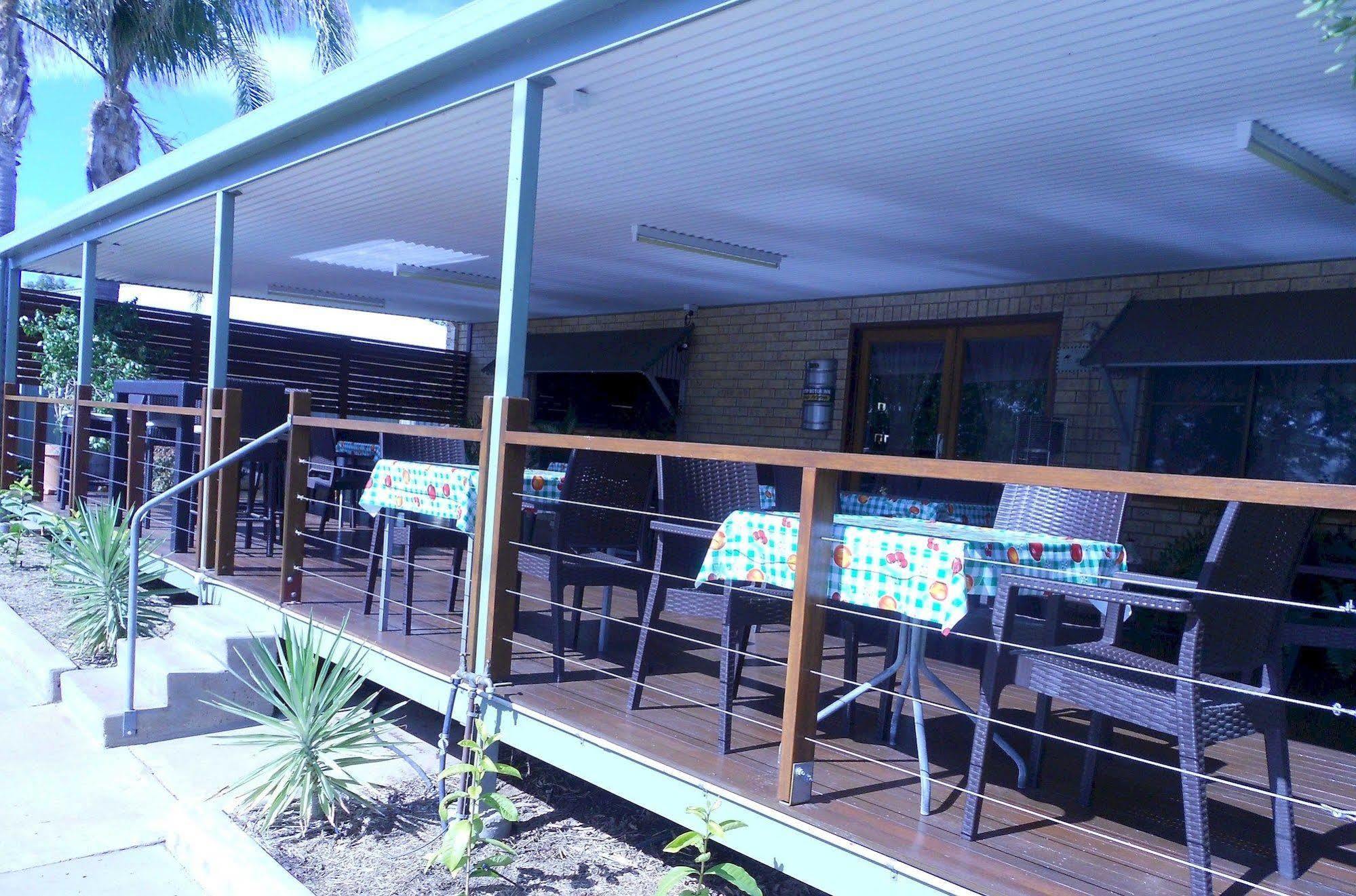 Barcaldine Country Motor Inn Ngoại thất bức ảnh